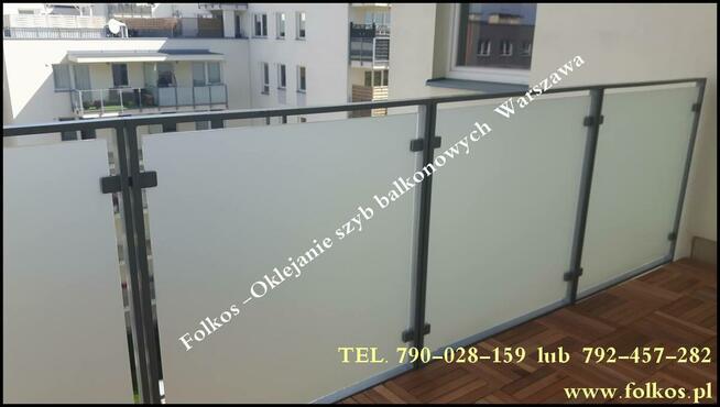 Folia matowa na szklane balustrady balkonowe Oklejamy balkon