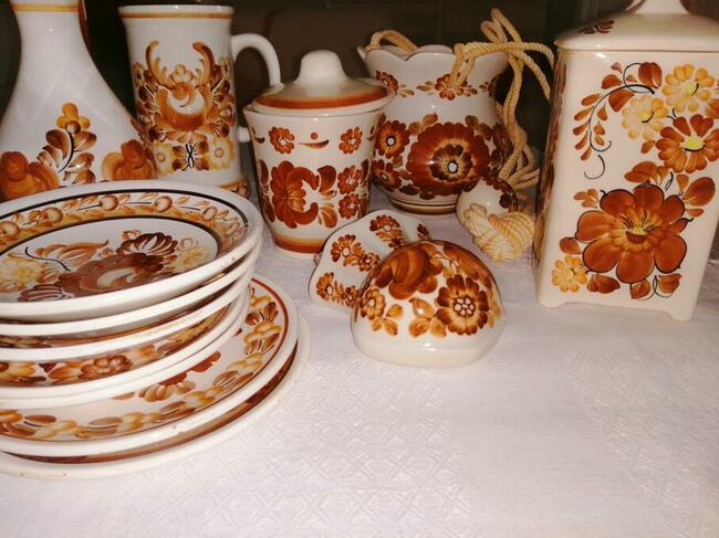 naczynia ceramiczne , ozdobne , ręcznie malowane