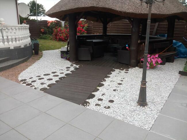 Ogrodnik, pielęgnacja, wertykulacja, zakładanie trawników