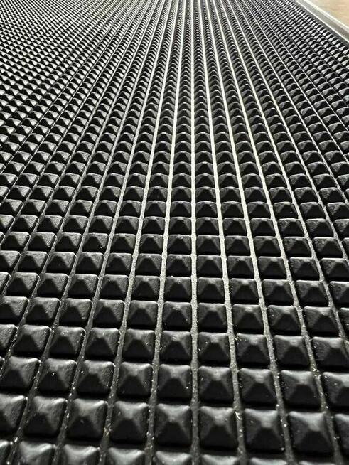 Wycieraczka mata wejściowa gumowa pod drzwi 3D piramid 90X150