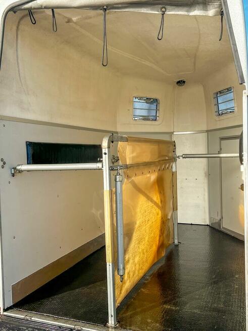 przyczepa do koni używana koniara końska koniowóz 2 konna