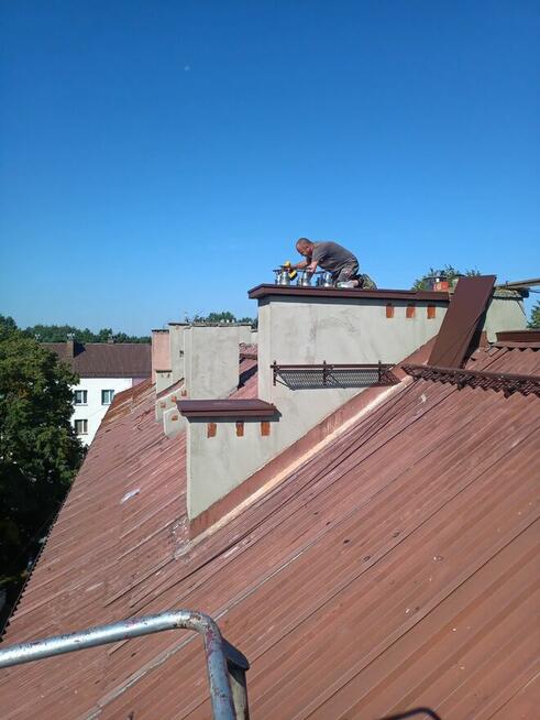 Malowanie dachów pokrytych dachówką, blachą, gontem.
