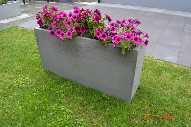 Duże donice betonowe 60/60, beton architektoniczny.