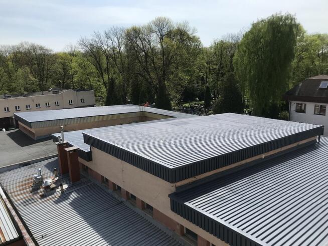 Malowanie dachów pokrytych dachówką, blachą, gontem.