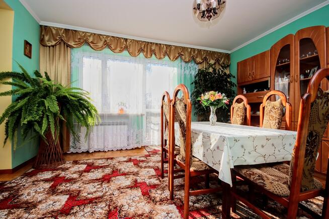 Solidny projekt, przestronne, jasne pomieszczenia