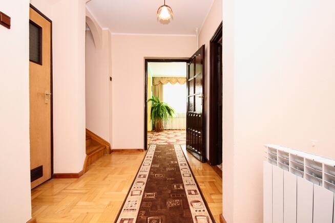 Solidny projekt, przestronne, jasne pomieszczenia