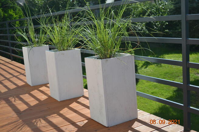 Donice betonowe . Producent.