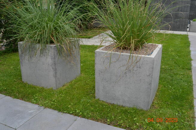 Donice betonowe . Producent.