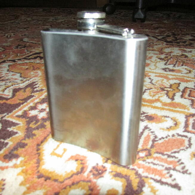 Piersiówka - stal nierdzewna