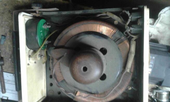 Regulator napięcia ze wskażnikiem