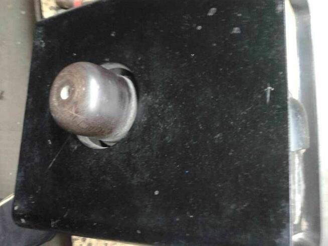 Regulator napięcia ze wskażnikiem