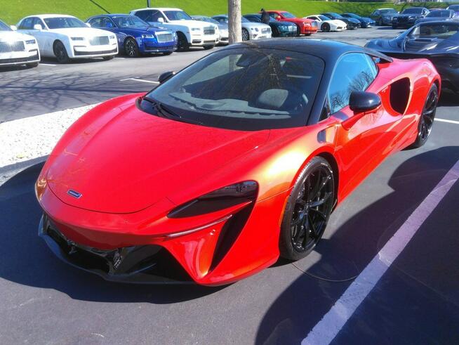 2024 McLaren Artura