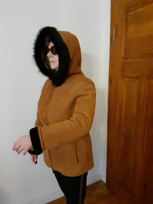 Kurtka skórzana z owczej skóry, rozmiar 38 do 40. Cena 800,-