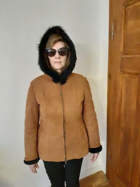 Kurtka skórzana z owczej skóry, rozmiar 38 do 40. Cena 800,-