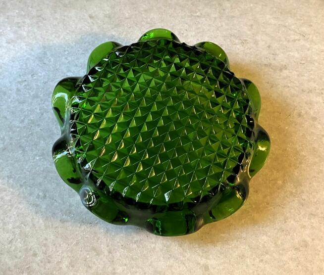 Szklana zielona popielnica