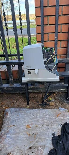 Napęd do bramy przesuwnej