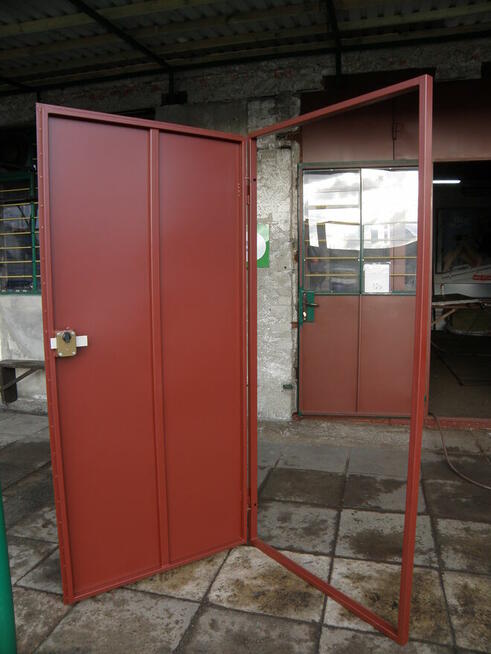 Ślusarstwo, awaryjne otwieranie, montaż drzwi zamków i krat.