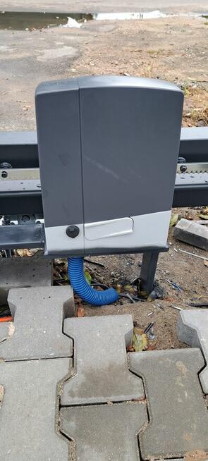 Napęd do bramy przesuwnej