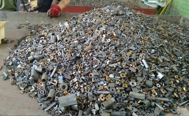 SKUPUJEMY: węgliki spiekane, narzędzia górnicze / drogowe