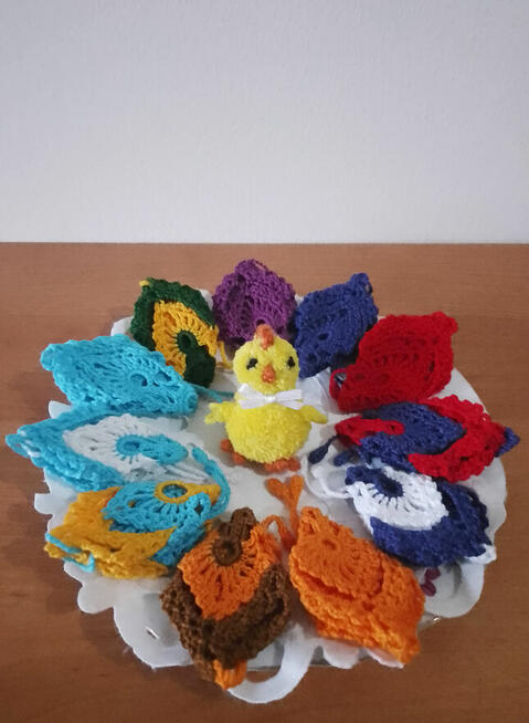 Kolorowe szydełkowe pisanki do zawieszania