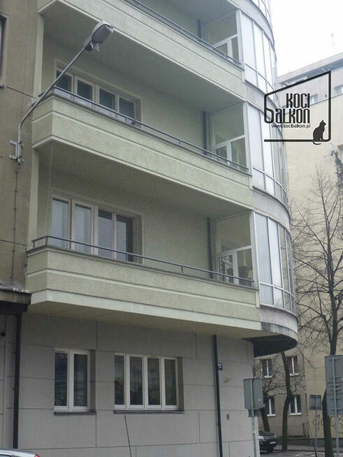Montaż siatek zabezpieczających balkony okna dla kotów