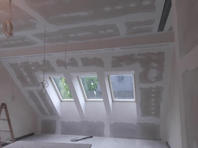 Zabudowa poddasza / Elewacje / Prace wykończeniowe