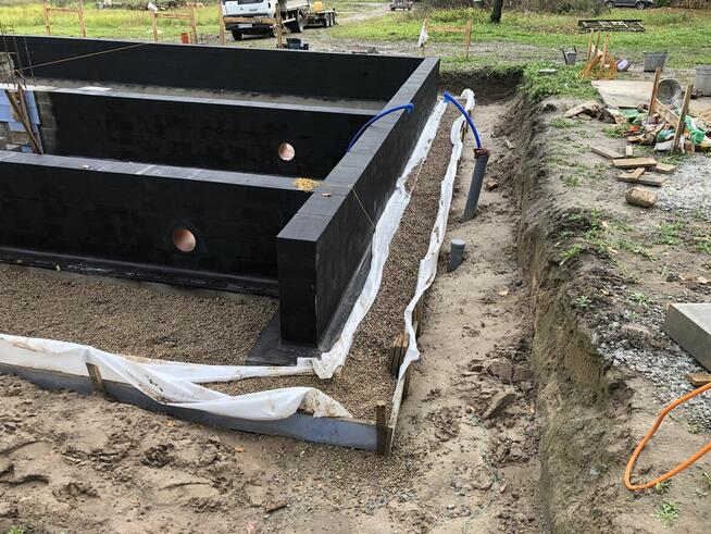 Minikoparka wywrotka