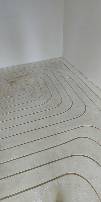 Frezowanie posadzki pod ogrzewanie podłogowe – Czyste powiet