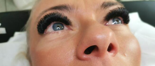 przedłużanie rzęs, paznokcie