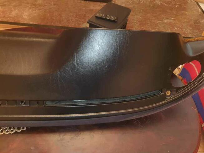 Konsola z boczkami drzwi do Mercedesa 126 s klasa