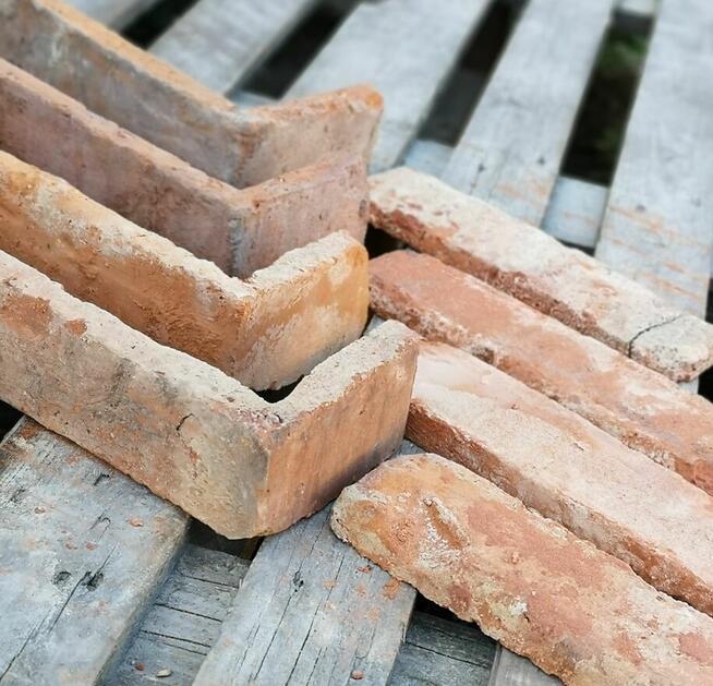 Płytki licowe z cegły rozbiórkowej