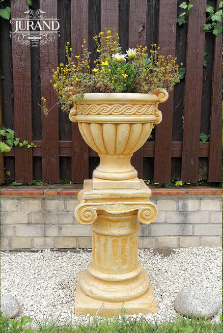 Donice, balustrady, figury ogrodowe, fontanny, oczka wodne