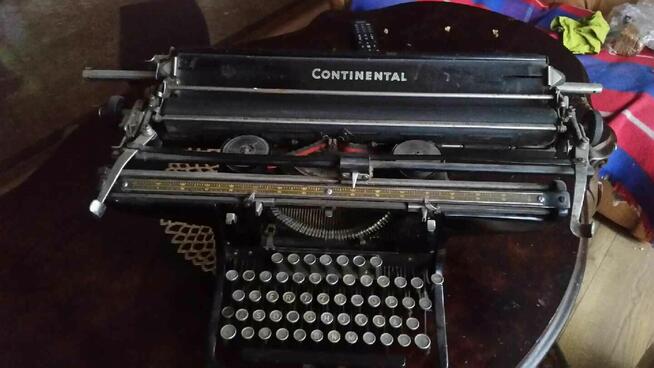 Zabytkowa maszyna do pisania Continental, sprawna