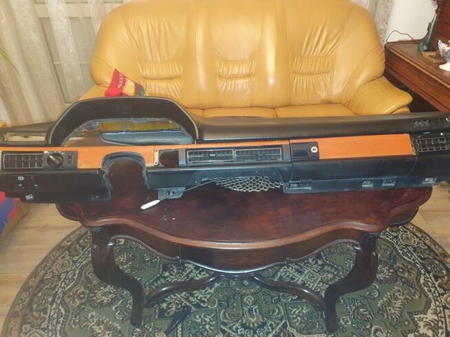 Konsola z boczkami drzwi do Mercedesa 126 s klasa