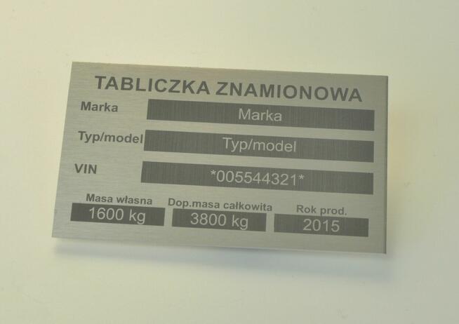 Odtworzenie tabliczki znamionowej aluminium szczotkowane