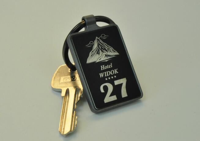 Numerki, breloki do hotelu, pensjonatu z logiem 10szt.