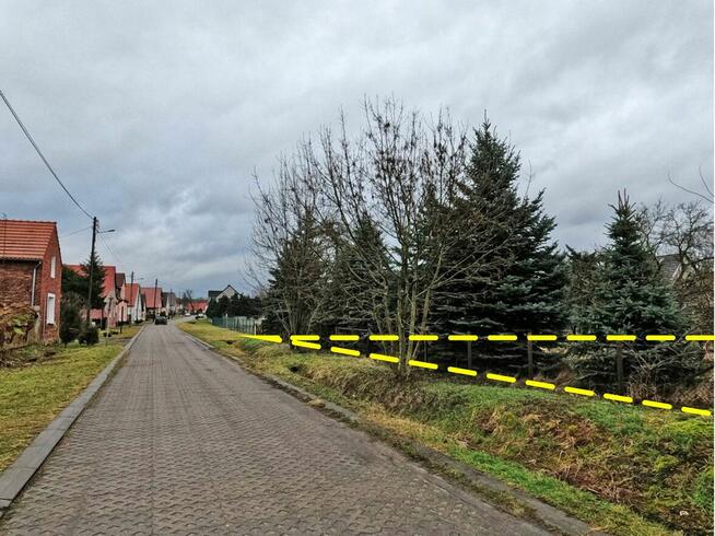 Piękna regularna działka nad stawem 1001m Niedoradz