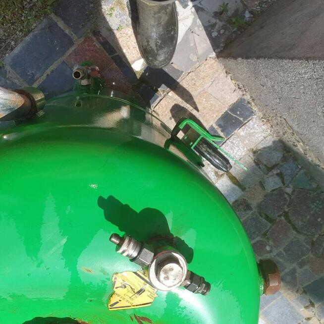 Zbiornik do odsysania paliwa oleju