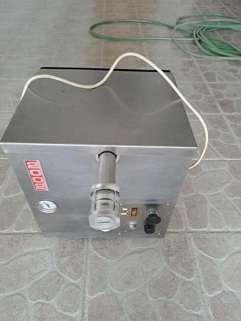 Automat do bitej śmietany niemieckiej prod. Fortuna.