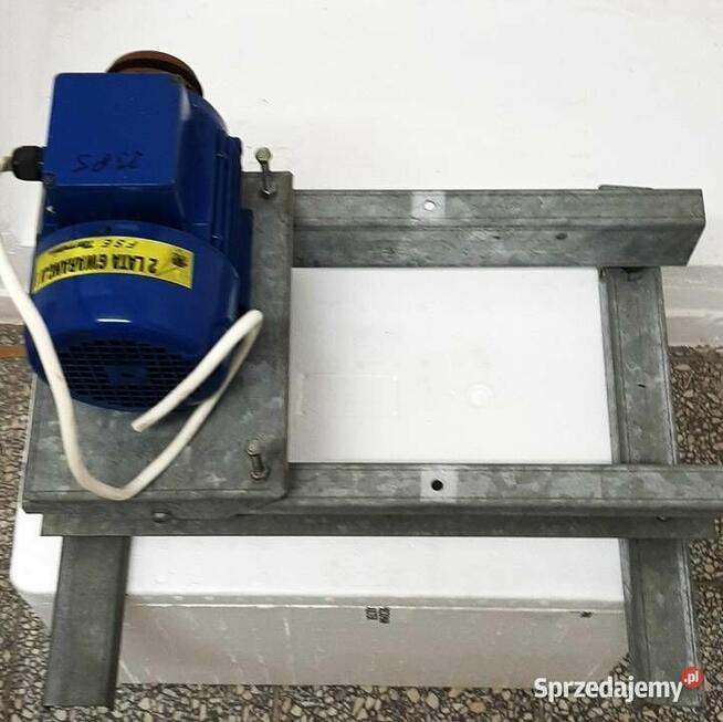 Polecam 2 Silniki 230/400V 1,1 kw i 0,9 kw z Kompresorem