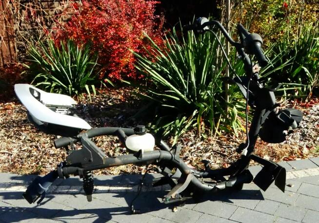 Rama PEUGEOT ELYSTAR 50 + akcesoria