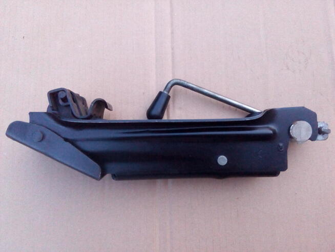 Podnośnik lewarek VW Golf V Jetta V Passat B6 Touran I