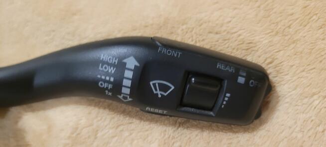 Manetka wycieraczek sterowania FIS 8P0953519E A3 S3 RS3 8P