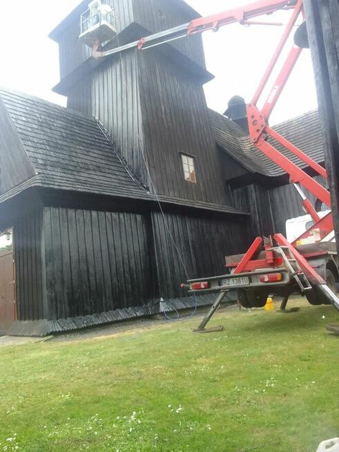 Malowanie dachów pokrytych dachówką, blachą, gontem.