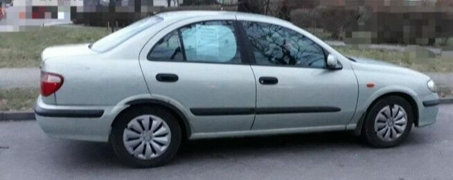 dwa samochody Nissan 1.8 i Renault-II-1.2 -w cenie jednego