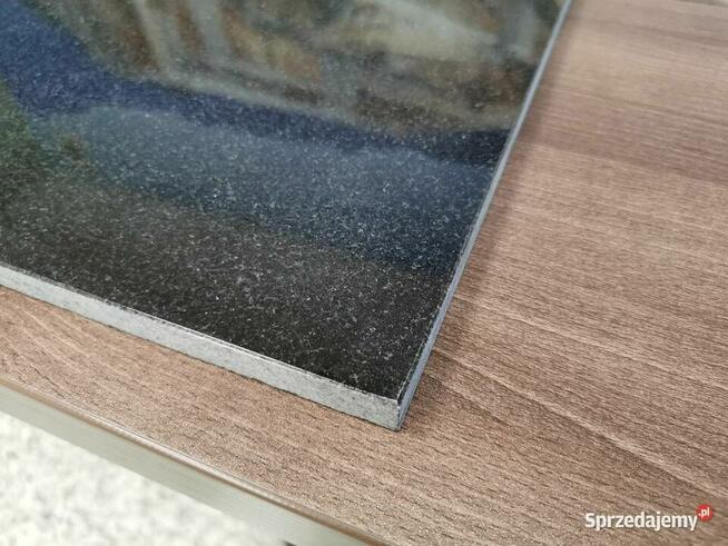 Płytki granitowe ABSOLUTE BLACK 40x40x1,2 poler