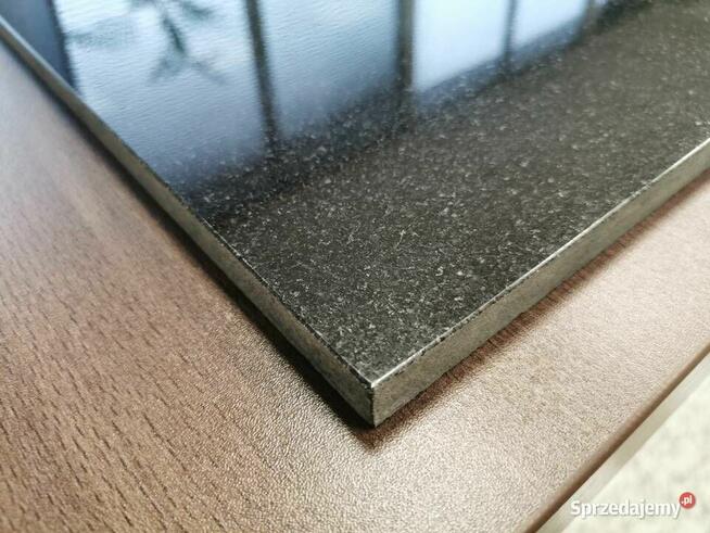 Płytki granitowe ABSOLUTE BLACK 40x40x1,2 poler