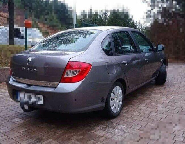 dwa samochody Nissan 1.8 i Renault-II-1.2 -w cenie jednego