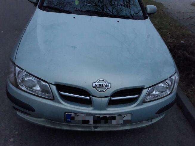 dwa samochody Nissan 1.8 i Renault-II-1.2 -w cenie jednego