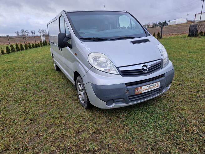 Opel VIVARO 3-fotele, 2,5 CDTI DLUGI AUTOMAT Klima